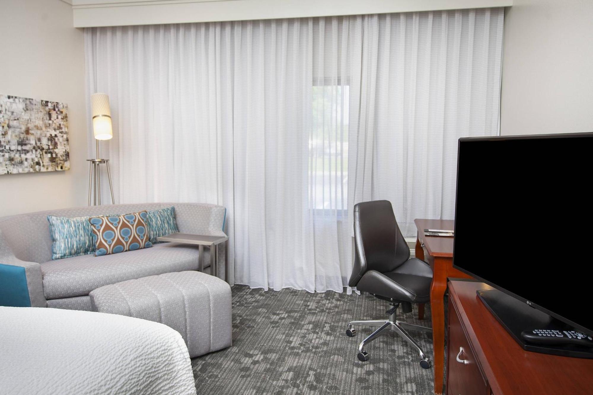 Courtyard By Marriott Valdosta Hotel Buitenkant foto