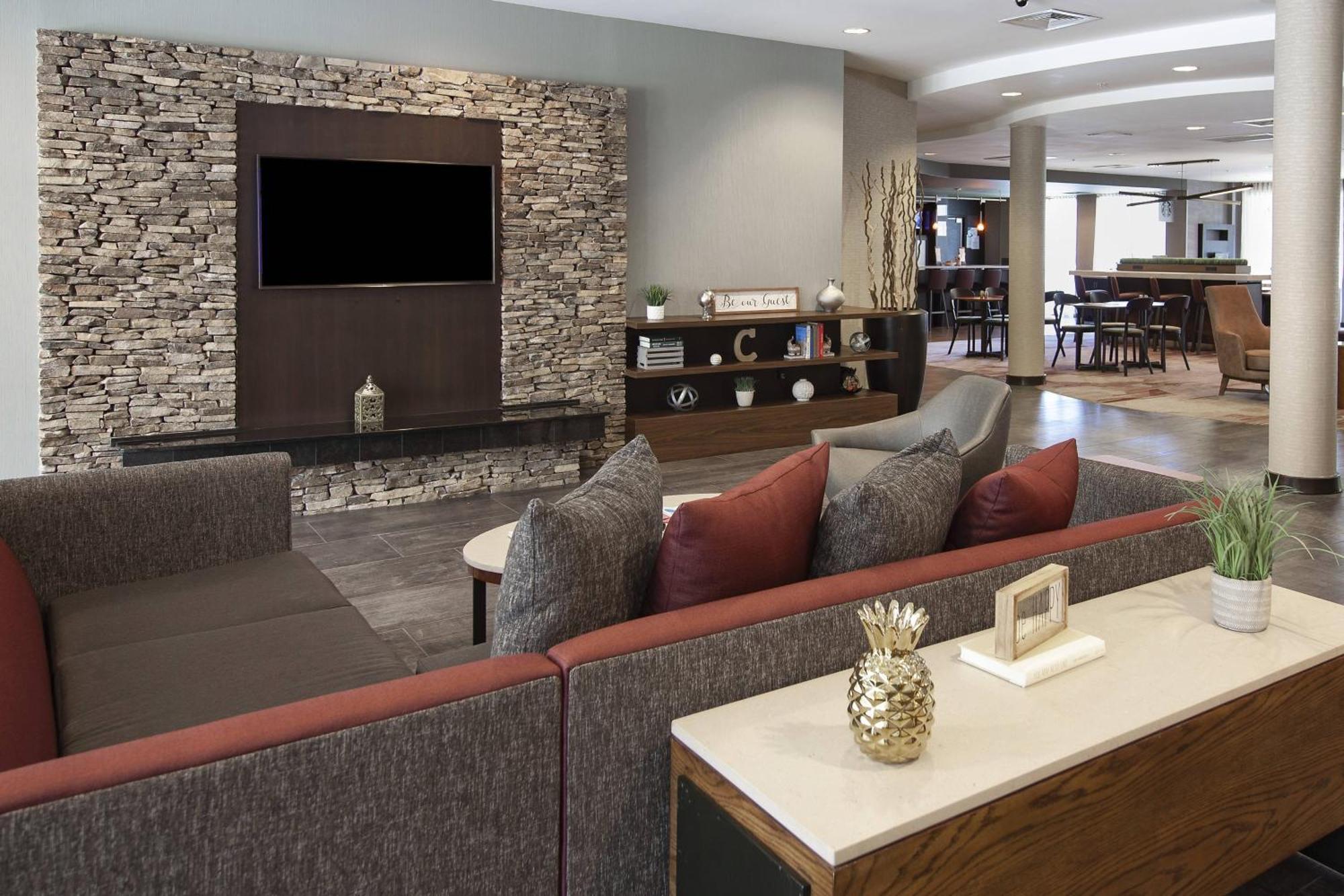 Courtyard By Marriott Valdosta Hotel Buitenkant foto