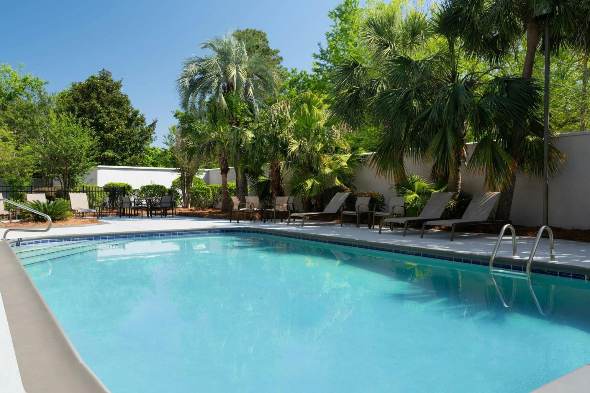 Courtyard By Marriott Valdosta Hotel Buitenkant foto